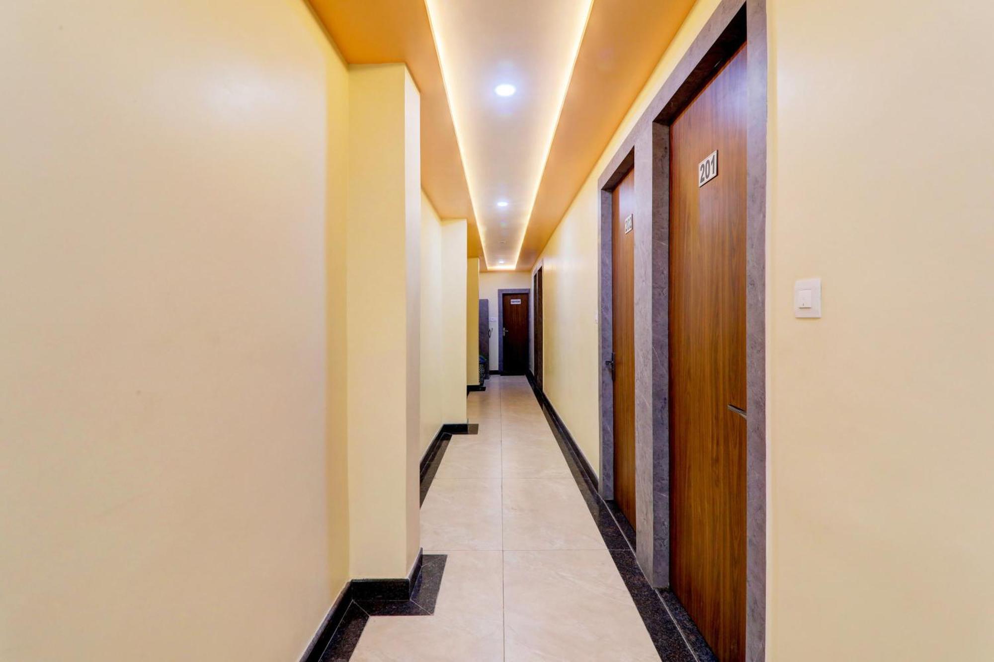 Super Hotel O Raas Plaza Kanpur Luaran gambar